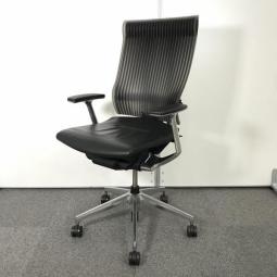 【高級チェアロット入荷！】会議室・応接室にもおすすめのレザータイプ！デザイン性だけでなく機能性も抜群でデスクワークにもおすすめ！【在庫入替セール品！】
■イトーキ/スピーナ/スモークグレー×ブラック　革張り