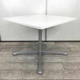 カフェ/リチャージサロン　オカムラ（okamura）製　アクティフェロー(Acti@ Fellow)　角テーブル　ミーティングテーブル　W900mm　単柱脚タイプ　天板ホワイト