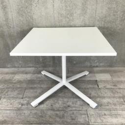 【在庫入替セール品！（本在庫限定価格）】【フレキシブルに使えるキャスター付！】■コクヨ製　ミーティングテーブル　W1000×D1000×H720mm　ホワイト 　■リフレッシュスペースにもフィット！【KOKUYO　DAYS OFFICE】