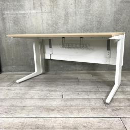 【スタイリッシュなデザインと機能性を兼ね備えた平デスク！横幅1400㎜で広々！オシャレな木目カラー天板！】/オススメ(おすすめ) /人気商品【弊社使用欄：A01001915】■オカムラ（okamura）　プロユニットシリーズ　平机　引き出し無　天板：木目ナチュラル/L字脚：ホワイト