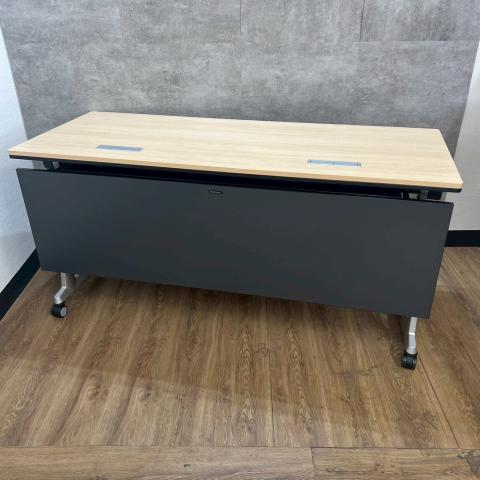 【南】オカムラのサイドスタックテーブル【エレガスタシリーズ】が大量入荷しました！ 中古　格安　会議用　ミーティングチェア　福岡　博多　天神　佐賀　長崎　大分　熊本　宮崎　鹿児島　沖縄　熊本オフィス用品一式ご手配可能！