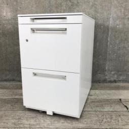 【フリーアドレスデスクのお供に！ちょっとした手荷物入れにも！】　■イナバ（Inaba）製　Sワゴンシリーズ　3段ワゴン　(W395/D585/H650)　■フリアド用　■ホワイト 　■シリンダー錠