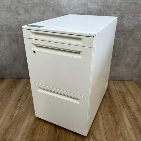【南】★B級品10台限定★オカムラ製の3段ワゴン【アドバンスシリーズ】が入荷しました！　＊福岡市で、中古オフィス用品・オフィス家具をお探しなら「オフィスバスターズ福岡南店」へ＊熊本オフィス用品一式ご手配可能！