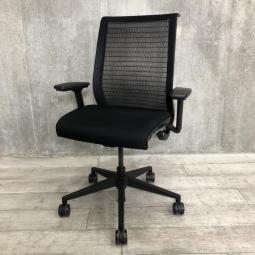 【5月末入荷商品！】【ワイヤーが体にフィットするアメリカ発の大人気商品！長時間の着座ストレスを軽減！】■スチールケース製　シンクチェア　肘付ハイバック　■ブラック　■背面メッシュ　■可動肘【A01】
