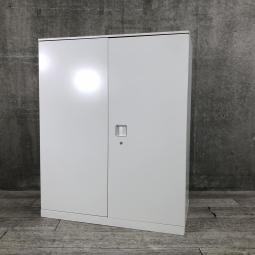 【オフィスの書類をスッキリ整理】【取っ手がどの方向からでも開くマルチハンドル！】■オカムラ（okamura）製　レクトラインシリーズ　両開き書庫　■色：ホワイト