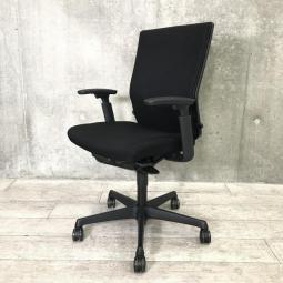 【博】【背中をしっかりサポート！】■オカムラ製　エスクードチェア　可動肘付　ハイバック　ブラック　PCチェア　中古　福岡　博多　天神　九州最大級