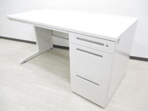 【21台入荷】収納力の高い設計で人気のCZRデスク入荷！中古　デスク　片袖机　オフィス　テレワーク　在宅ワーク　W1400　ホワイト　ITOKI　イトーキ【AOB】　★