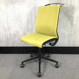 【世界トップメーカー品！】スチールケース（steelcase）シンクチェア　■イエローグリーン　■ハンガー付き【メイドインアメリカのおしゃれチェア！】【H】