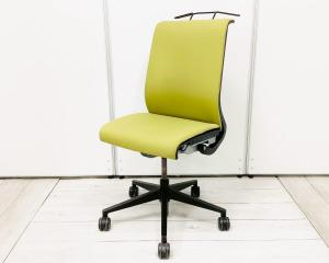 【在庫入替セール品！（本在庫限定価格）】【まさに考えるイス！自動調整機能で快適な座り心地！】■スチールケース製　シンクチェア　グリーン　ハンガー付　■スタイリッシュで上質なデザイン！【STEELCASE　THINK】★