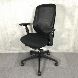 【南】【2020年製】オカムラ製の大人気オフィスチェア【シルフィー/可動肘・ハンガー付き】が入荷しました！福岡市拠点の「オフィスバスターズ福岡南店」は、福岡はもちろん、岡山・広島エリアにも対応しています。中古オフィス家具・チェア・デスク・複合機など一式手配可能。各地に特化した在庫とワンストップ対応で、起業・移転・レイアウト変更にしっかり対応し、岡山・広島でも安心の選択肢をご提供します。